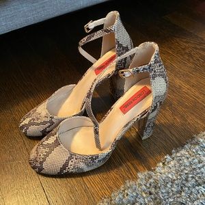 Snakeskin print heels size 8